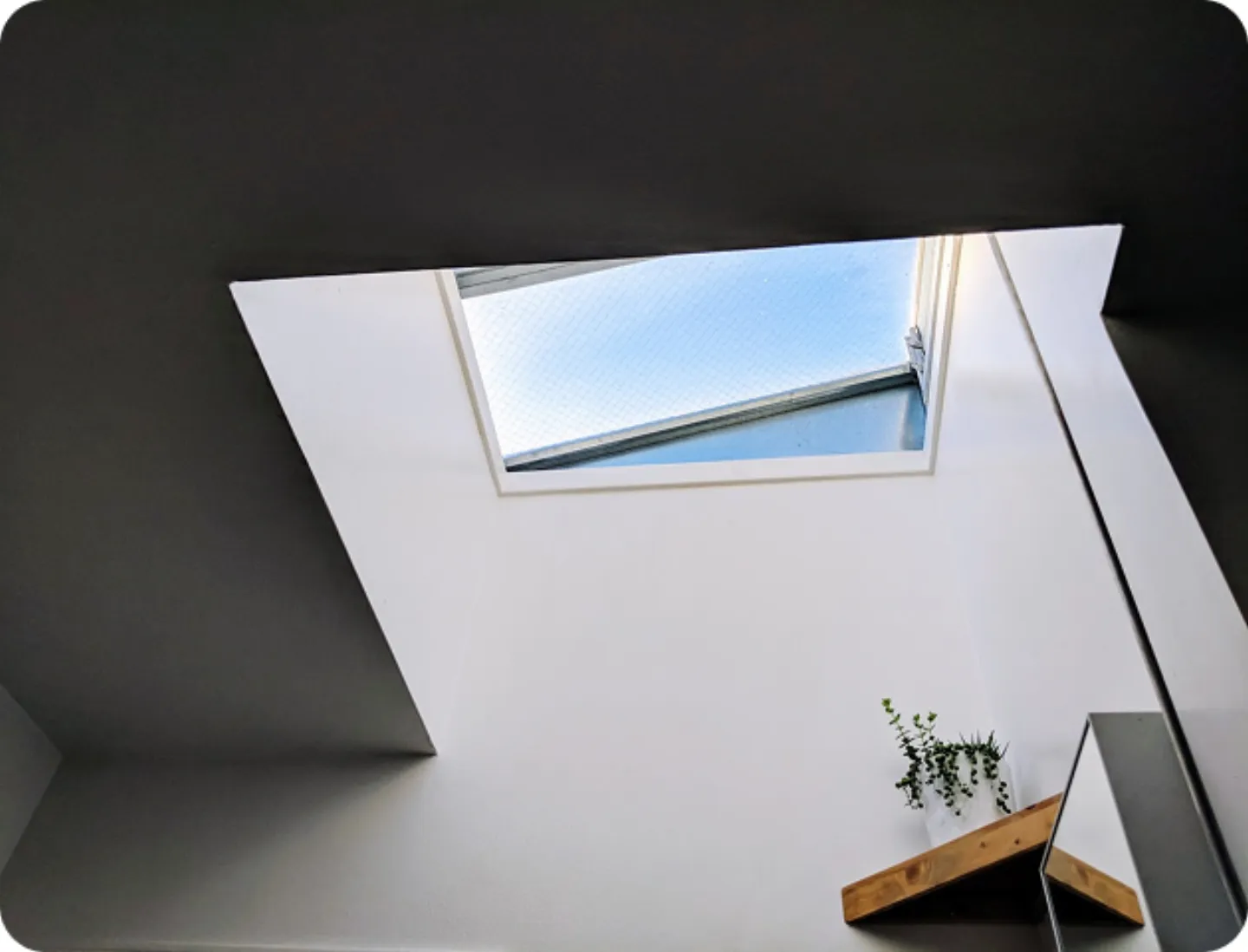 Attic moisture reading